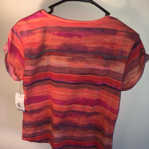 Adorable casual tee! - Picture 2 of 2